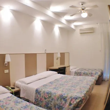Azzurra Di Gobbi Gestioni Srl Hotell 3*